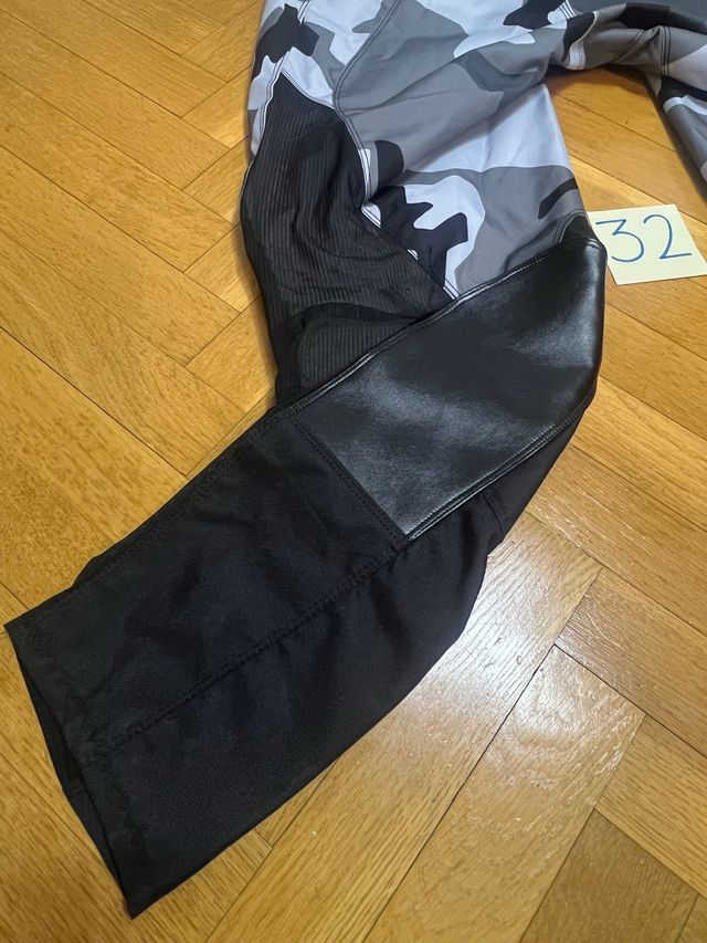 Pantalón Motocross Camuflaje Talla 32.NUEVO