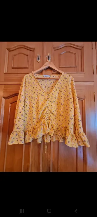 Camisa Lefties floral amarilla