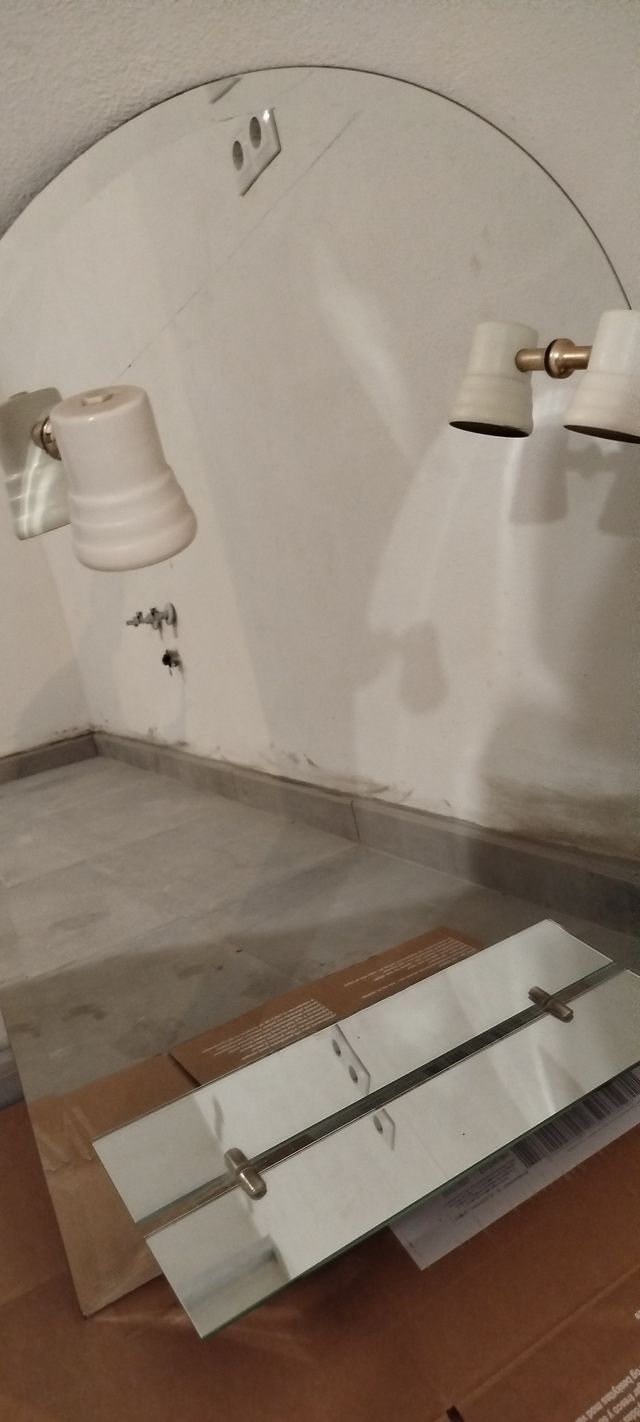 Espejo de baño con balda y focos