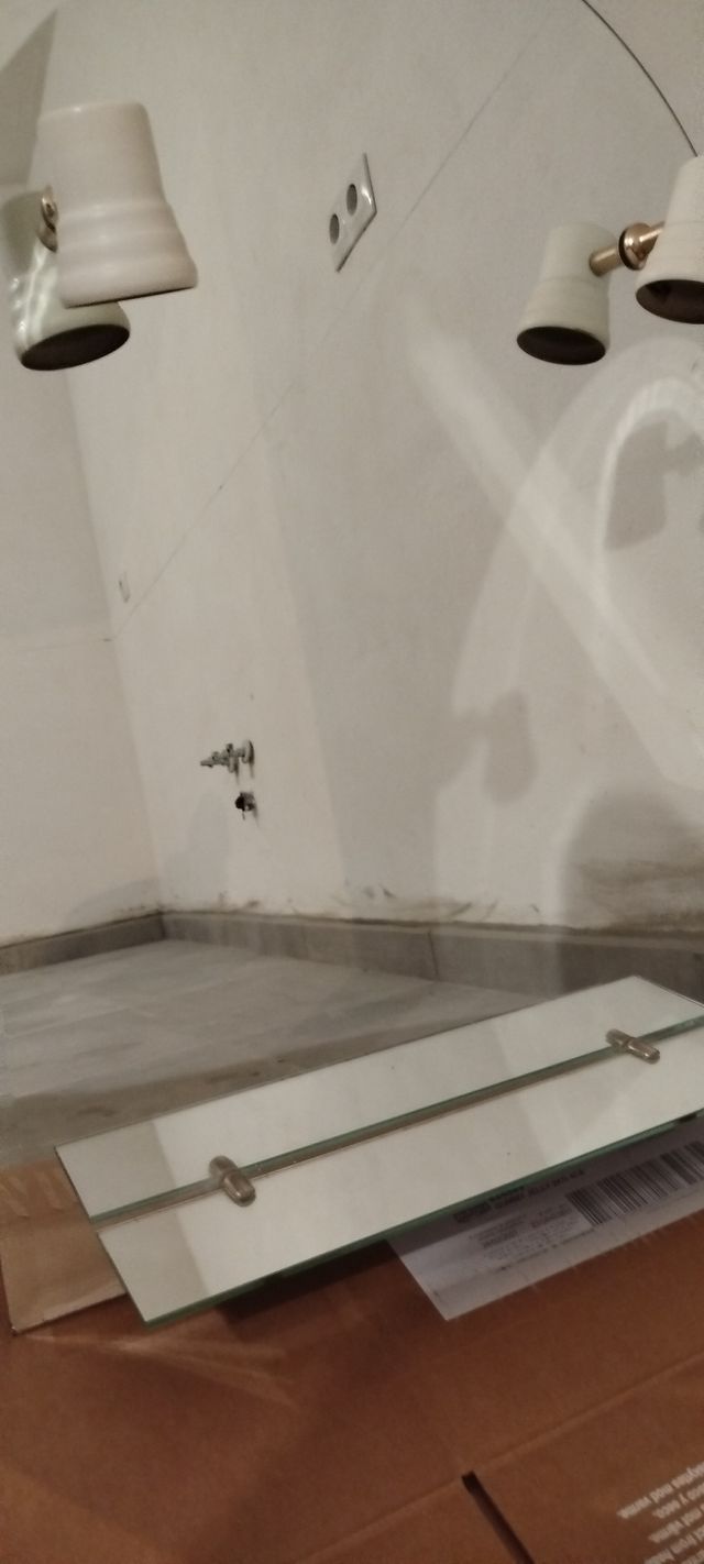 Espejo de baño con balda y focos