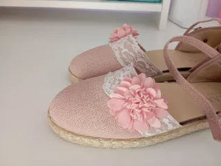 Zapatos comunión niña rosa y encaje