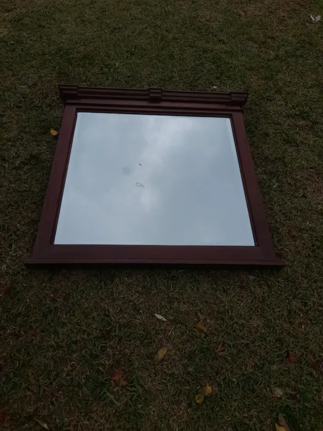 Espejo grande madera con repisa