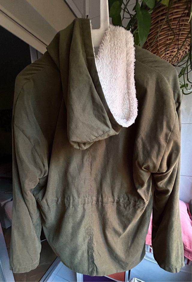 Chaqueta verde entretiempo con borreguillo