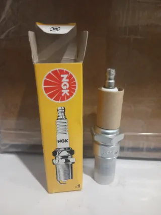 Vela  de motor NGK BPR8ES