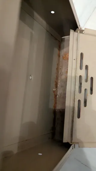 Buzón metálico con llave