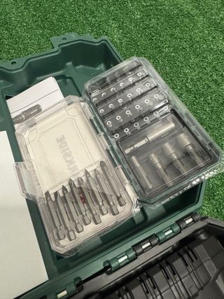 Atornillador Parkside 20V con maletín y accesorios