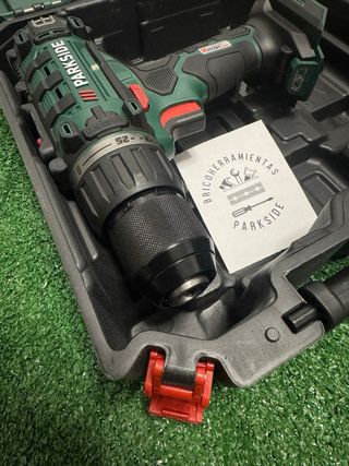 Atornillador Parkside 20V con maletín y accesorios