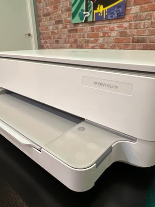 Impresora HP Instant Ink Gris y Blanca