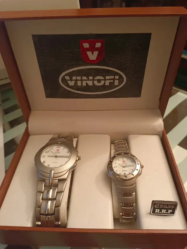 Juego de relojes suizos