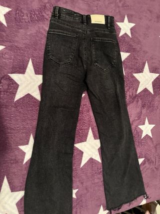 Pantalones campana Stradivarius negros