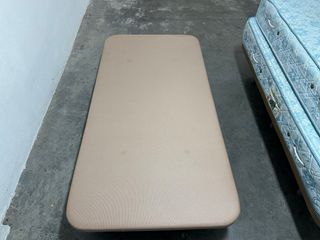 2 Colchones y Bases Tapizadas