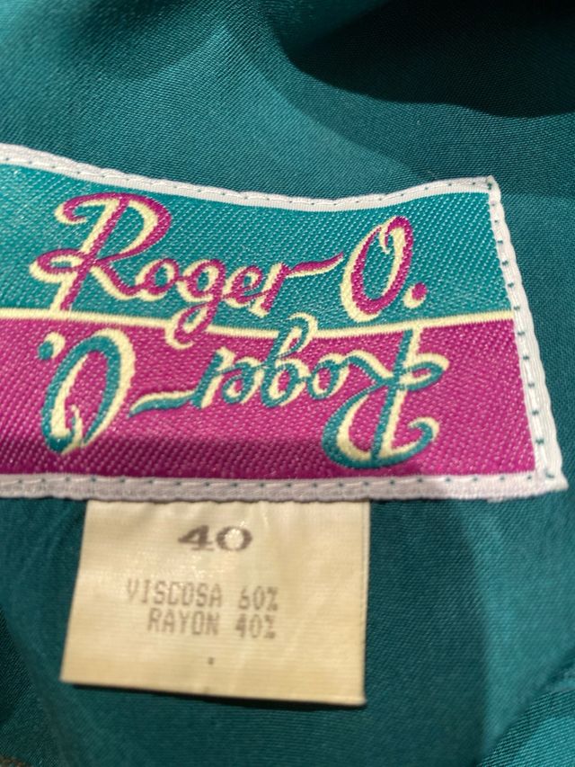 Vestido verde midi con detalle zig-zag