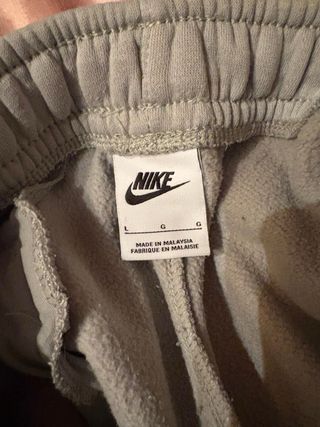Pantaloni Nike verdi chiari