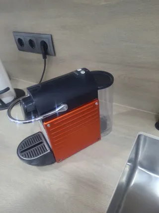 Cafetera Nespresso Krups Roja