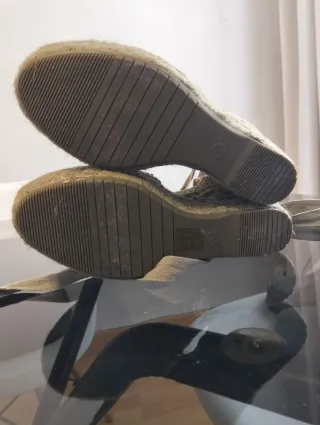 Zapatos de cuña CORINA verde oliva