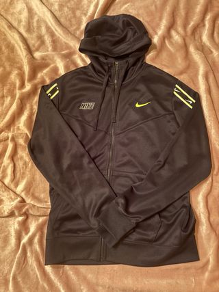 Giacca Nike Nera con Zip e Cappuccio