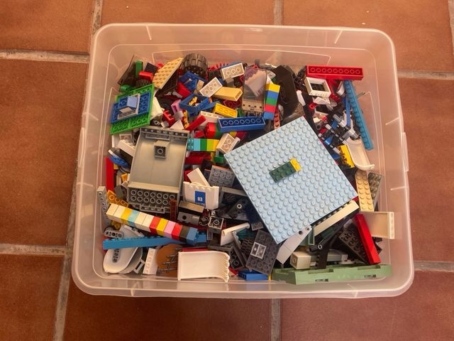 Caja grande piezas LEGO