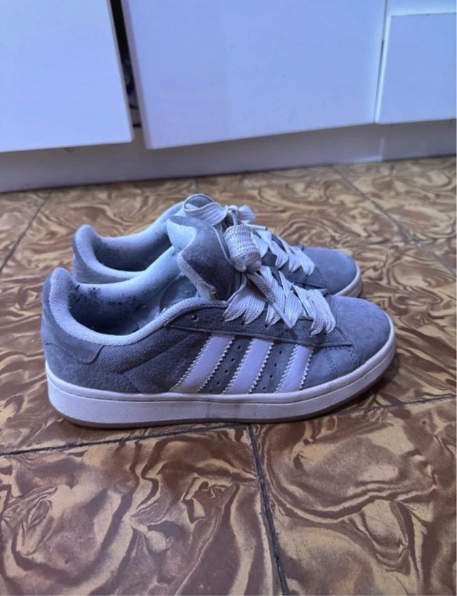 Adidas Campus Grises y Blancas