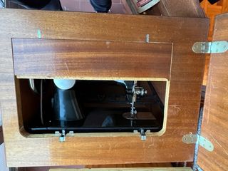 Máquina de coser ALFA antigua