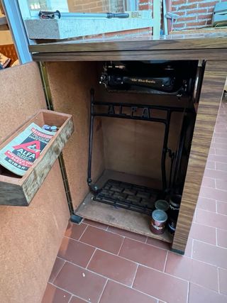 Máquina de coser ALFA antigua