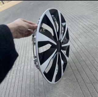 Tapacubos coche diseño deportivo