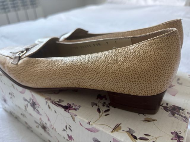 Zapatos Salvatore Ferragamo Beige/Marrón