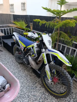 Moto de enduro Gas Gas ec 300 matrícula del 2010