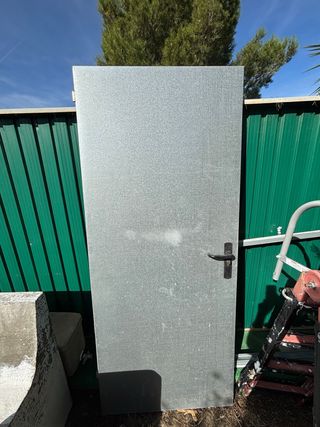 Puerta Metálica Trastero