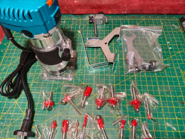 Fresadora de bricolaje con accesorios y 15 fresas