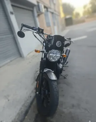 Royal Enfield Interceptor 650 Barcelona Blue