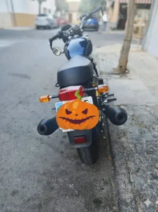 Royal Enfield Interceptor 650 Barcelona Blue