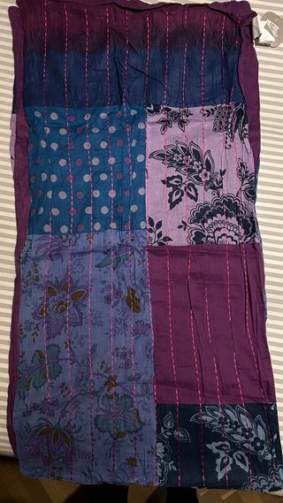 Fular morado y azul sin usar con etiqueta