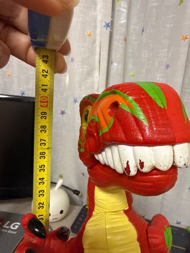 Dinosaurio Juguete Rojo y Naranja