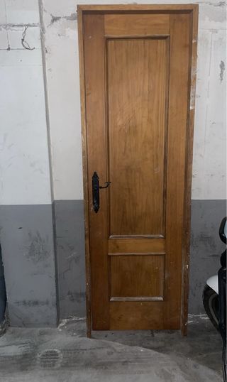 Puerta de madera interior