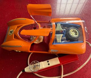 Coche antiguo radiocontrol naranja