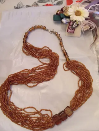 Collar étnico hessonita marrón y dorado