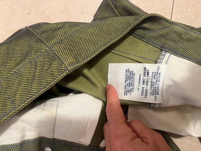 Pantalón Levi's pana verde talla 28x28