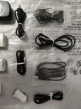 Lote Cargadores, Cables y Auriculares