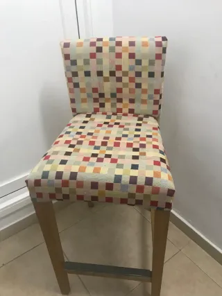 2 Taburetes altos tela y madera