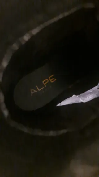 Botines piel ALPE mujer negros. Suela perfecta.