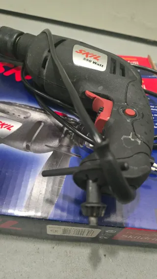 Taladro SKIL 550W con maletín organizador