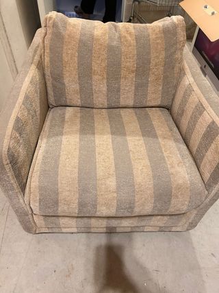 Butaca de salón tela rayas beige y gris
