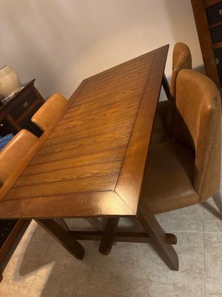 Mesa de comedor de madera de 1,50 “90 poco usada