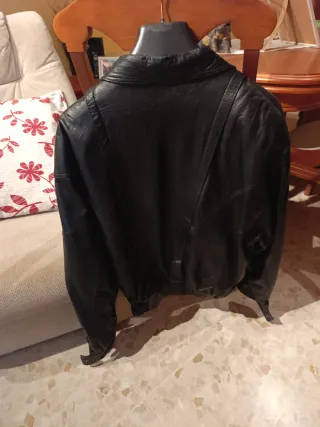 Chaqueta de piel ROBESPIEL negra hombre vintage