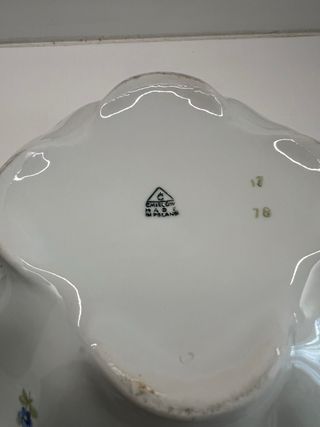 Zuppiera vintage con fiori