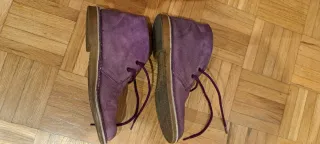 Botas Pisamierdas moradas ante