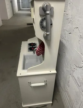 Cocinita de juguete blanca