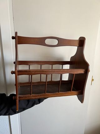 Revistero de madera