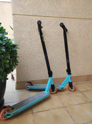 Patinete Patinaje Azul y Negro