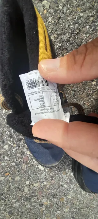 Botas montaña Quechua T40 waterproof